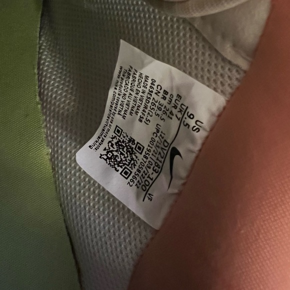 Nike Air Force 1  Low “Mama” - Picture 5 of 6